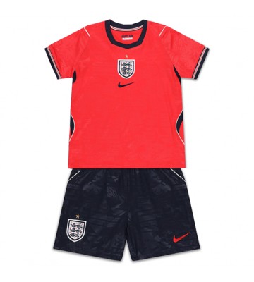 England Udebanetrøje Børn VM 2026 Kortærmet (+ Korte bukser)